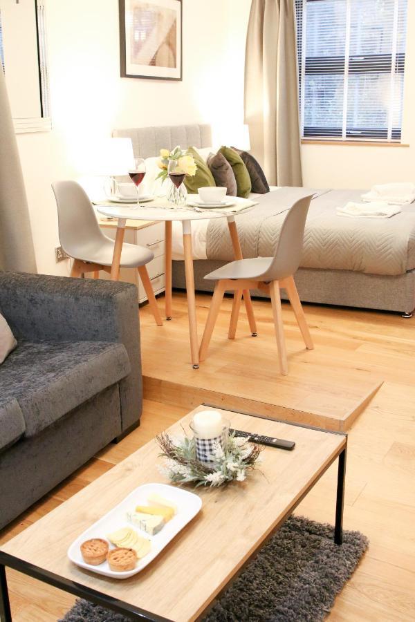 Lovely Studio Apartment With Access For Wheel-Chairs In Sydenham Londres Exterior foto
