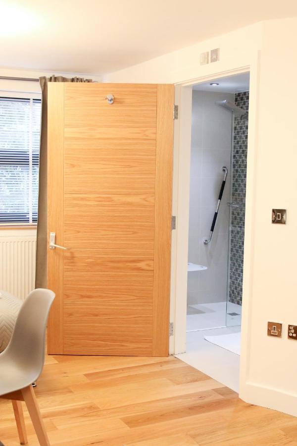 Lovely Studio Apartment With Access For Wheel-Chairs In Sydenham Londres Exterior foto